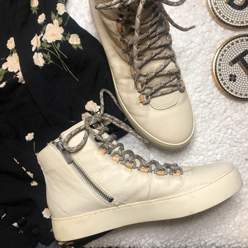 frye ⟩ lena hiker sneaker ft. side zip (off white)